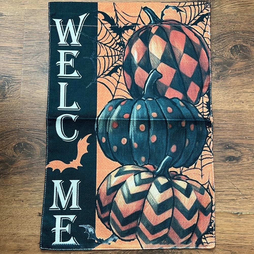 NIP FALL WELCOME FLAG. DOUBLE SIDED BURLAP 🎃 Pumpkins , Spider Web, Bats